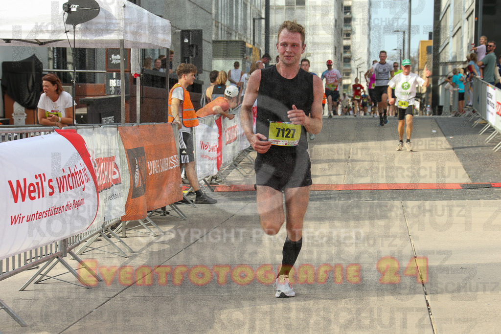 250920_1527_EX1_9470 | Sportfotografie im Rhein-Sieg Kreis, Köln, Bonn, NRW, Rheinland Pfalz, Hessen, etc. Unser Tätigkeitsfeld umfasst den Laufsport vom Volkslauf über den Marathon, Duathlon, Triathon bis zum Ultralauf wie Kölnpfad Ultra oder Schindertrail.