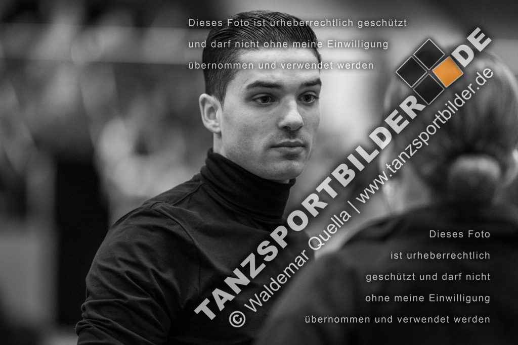 20231020-00148 | Hier finden Sie Tanz Bilder vom Latein und Standard Formationen tanzen. Sportbilder vom Tanzsport. Schöne Fotos und von Weltmeisterschaft, Europameisterschaft, Bundesliga, Regionalliga, Oberliga und Landesliga sowie von GOC Stuttgart, DanceComp, WM Bremen