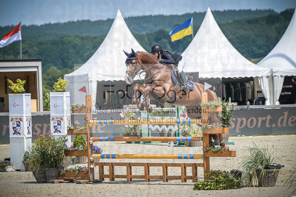 DOS_3367 | Entdecke hochwertige Reitturnierfotos von Foto Oger. Professionell, emotional und authentisch – jetzt Lieblingsmomente im Shop bestellen.Deutschlandweite Turnierfotografie. - Realisiert mit Pictrs.com