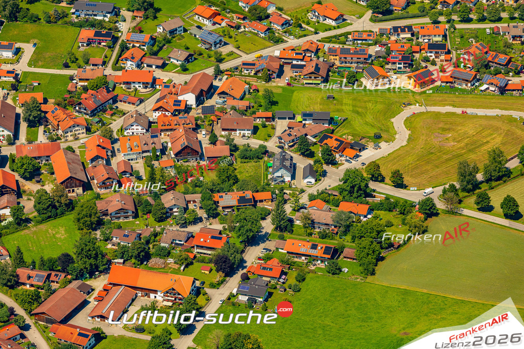 Luftaufnahme der Stadt Habach - Die Luftaufnahme wurde 2025 vom UL-Flugzeug heraus erstellt ( keine Drohne ) - Hochauflösende Luftaufnahme - für professionelle Ausdrucke geeignet. Die Geschenkidee !Mit Lizenz und Bildrechte bestellbar