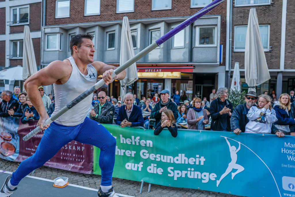 top-top.de 240913-156 | Foto, Video, Fotografie, Videografie, Fotobox, DJ, Discjockey, Musik, Musikbox, Veranstaltung, Photobooth, Amazon, Ebay, Buchtipp, Bestseller, Autor, Verlag, Buch, Wesel, Hamminkeln, NRW, Dinslaken, Rees, Drohne, Hochzeit, Party, Fotobox, Wesel, Fotograf