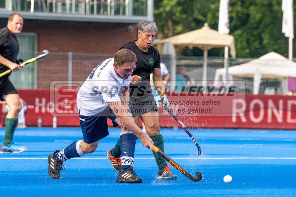 SFE_20240817_0222 | Krefeld, Deutschland, 17.08.2024:  European Cup for Recreational Hockey Players im KTHC Stadion Rot-Weiss Köln Tennis and Hockey Club am 17.08.2024 in Krefeld, Deutschland. (Foto von Stephan Fehrmann)Krefeld, Germany, 17.08.2024: European Cup for Recreational Hockey Players in KTHC Stadion Rot-Weiss Köln Tennis and Hockey Club at 17.08.2024 in Krefeld, Deutschland. (Foto from Stephan Fehrmann)