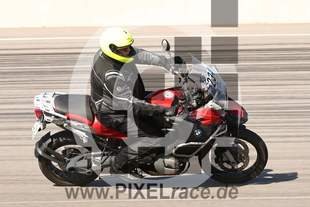 0234-20250919_12314 | Schöne Erinnerungen an spannende Momente - das festzuhalten ist unser Job. PIXELrace.de ist seit 2003 auf den Rennstrecken Europas unterwegs um die Action draußen beim Fahren und die wunderbare Stimmung imm Fahrerlager für euch einzufangen.