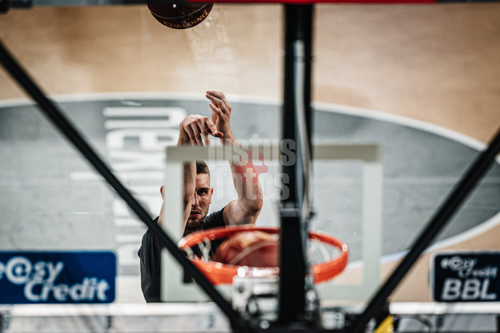 Basketball | Männer | Saison 2023/2024 | easyCredit Basketball Bundesliga | 32. Spieltag | Veolia Towers Hamburg vs. NINERS Chemnitz | 04.05.2024 | Jonas Richter (#7, NINERS Chemnitz)