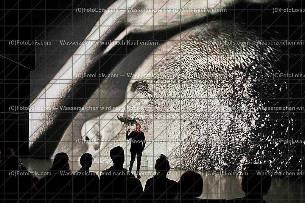 ALP9009_Linz_ARS-Elektr_MH_Nassplattenfotografie_Phoebe | (C)FotoLois.com, Alois Spandl, Linz an der Donau - ARS Elektronica Center, Multimediashow über Nassplattenfotografie von Markus Hofstätter, Fr 13. Oktober 2023.