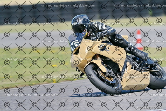 26BT01-1447 | 096 - Realisiert mit Pictrs.com