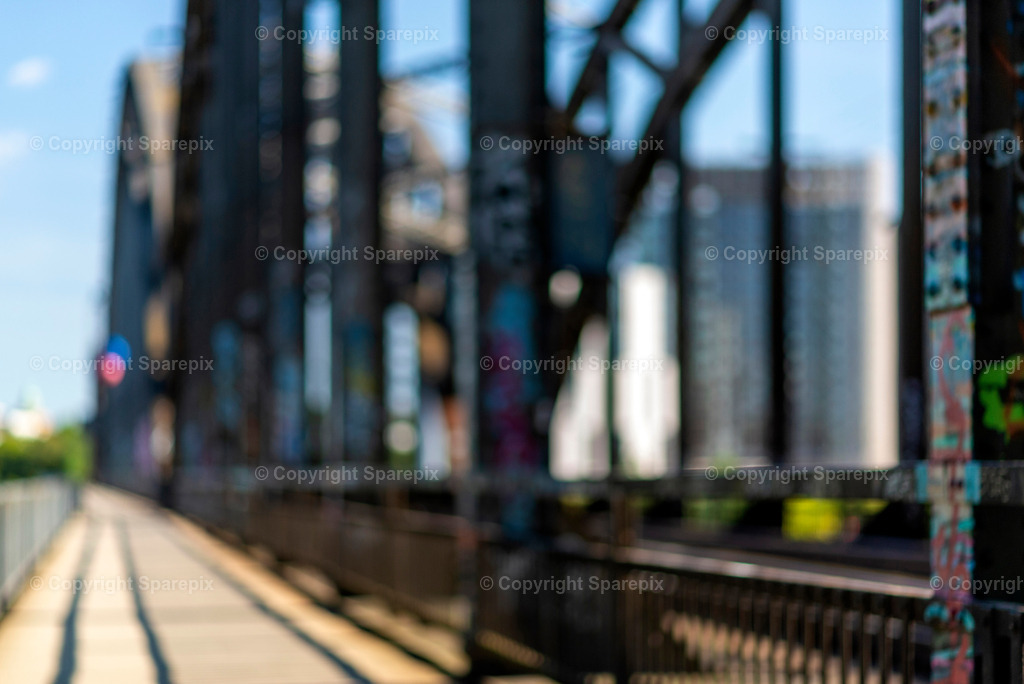 CRO_Bridges17_Bokeh | sparepix - Realisiert mit Pictrs.com