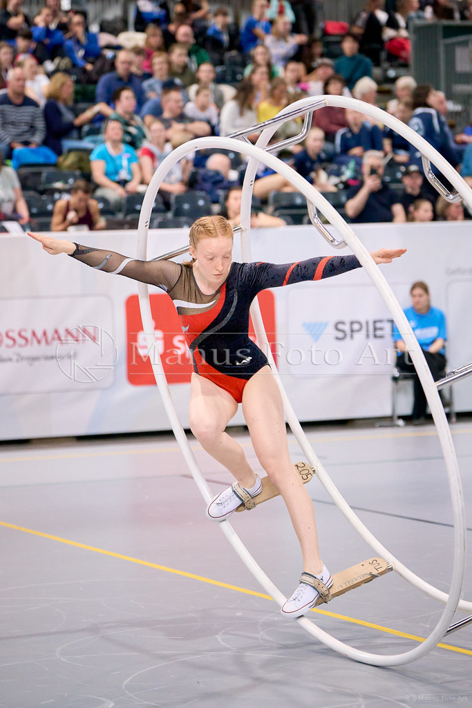 A-DSC03768 | Professionelle Sportfotografie in Hamburg, Schleswig-Holstein und Niedersachsen – spezialisiert auf Rhönrad, Geräteturnen, Leistungsturnen und rhythmische Sportgymnastik. Bundesweite Begleitung von Rhönrad-Events. Jetzt Sport-Fotos - Realisiert mit Pictrs.com