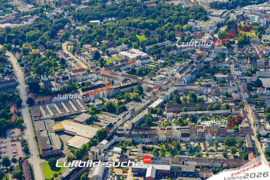 Luftbild der Stadt Neumünster - Die Luftaufnahme wurde 2025 vom UL-Flugzeug heraus erstellt ( keine Drohne ) - Hochauflösende Luftaufnahme - für professionelle Ausdrucke geeignet. Die Geschenkidee !Hier alle&nbsp;Infos zur Lizenzierung der LuftaufnahmeWir fliegen auch dieses Jahr wieder in Ihre Region um Luftbilder zu erstellen.- Luftbild anfragen