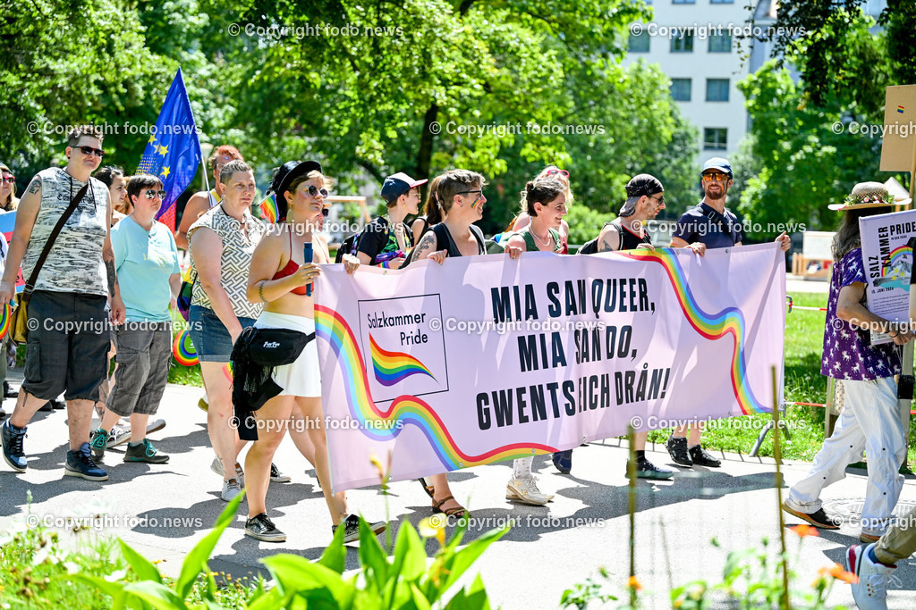 Linzpride 2024_ 06.07.2024-133 | 06.07.2024, Linz, AUT, Linzpride 2024, im Bild Teilnehmer an der Linz Pride 2024