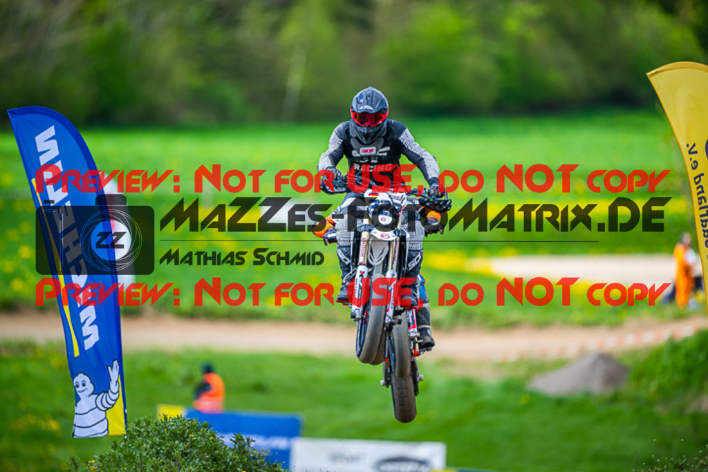 MaZZes_FotoMatrix_230506_1834 | S4