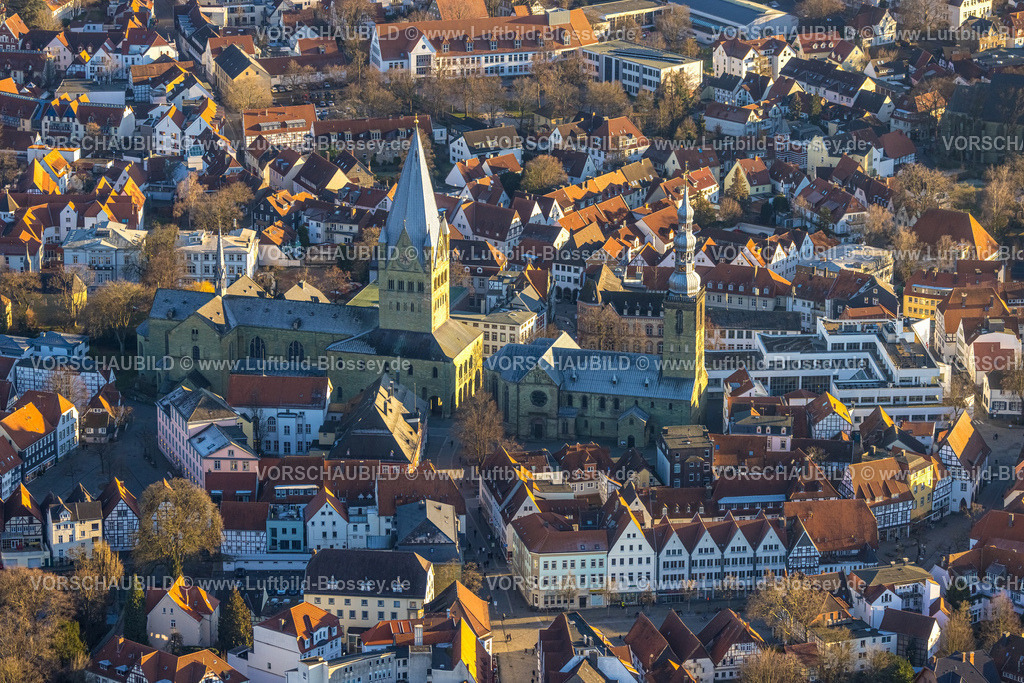 Soest230206206 | Luftbild, Altstadt mit St. Patrokli-Dom und St. Petri Alde Kerke, Soest, Soester Börde, Nordrhein-Westfalen, Deutschland