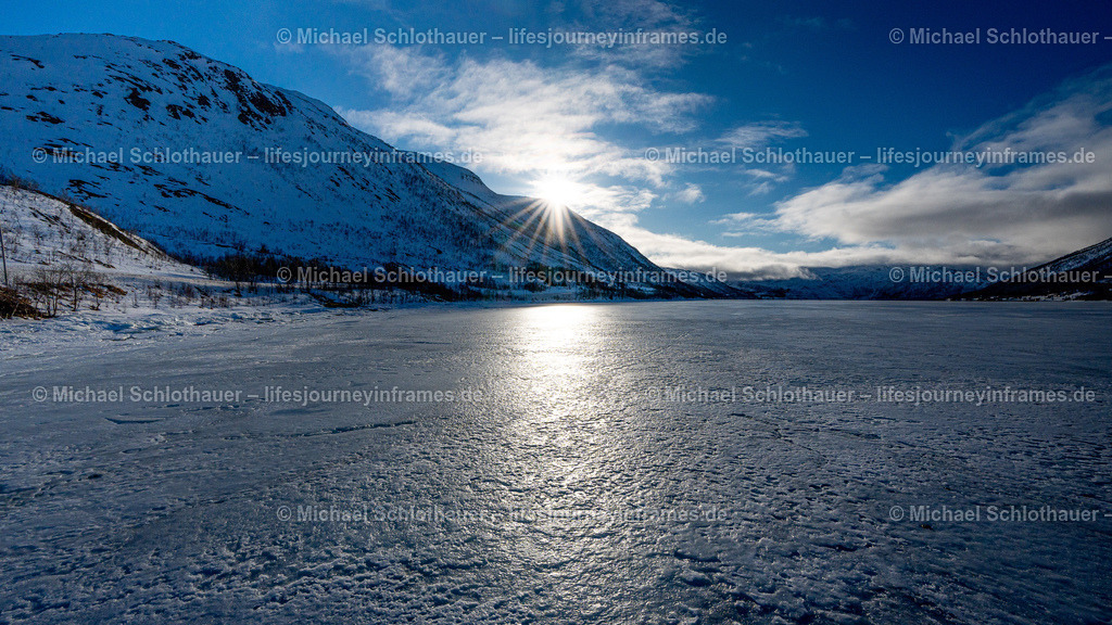 Icelake - Norway | Wildlife- und Landschaftsfotografie als Wandbild, Poster & mehr. Einzigartige Naturmomente aus Neuseeland, Norwegen & weltweit – fotografiert von Michael Schlothauer. - Realisiert mit Pictrs.com