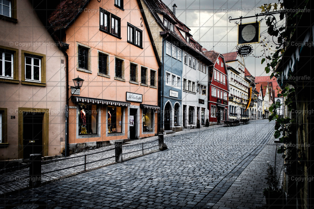 Untere Schmiedgasse | Kaufen sie online außergewöhnliche Fotografien auf Leinwand Acrylglas Fotoprint Aludibond von holgerweigeltfotografie - Realisiert mit Pictrs.com