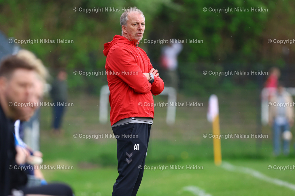 NH_Altona93_BWLohne_RegionalligaNord_18042026 | Andre Trulsen (Trainer, Altona 93)Fußball I Herren I Regionalliga Nord I Saison 2025-2026 I 30. Spieltag I Altona 93 - BW Lohne I 18.04..2026 I Adolf-Jäger-Kampfbahn