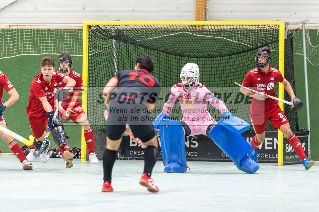 SFE_20251213_0126 | Köln, Deutschland, 13.12.2025:  Hockey 1. Bundesliga Herren Rot-Weiss - DSD Düsseldorf im KTHC Stadion Rot-Weiss Köln Tennis and Hockey Club am 13.12.2025 in Köln, Deutschland. (Foto von Fehrmann)Köln, Germany, 13.12.2025: Hockey 1. Bundesliga Herren Rot-Weiss - DSD Düsseldorf in KTHC Stadion Rot-Weiss Köln Tennis and Hockey Club at 13.12.2025 in Köln, Deutschland. (Foto from Fehrmann)
