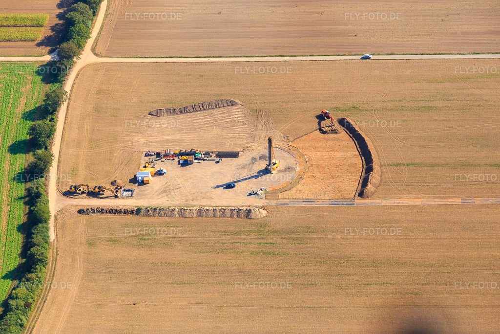 Luftbild: Baustelle Windrad Fundament in Hatzenbühl im Bundesland Rheinland-Pfalz in Deutschland. Foto: IMG_095027.jpg vom 24.09.2016 durch Werner Riehm/FLY-FOTO.de