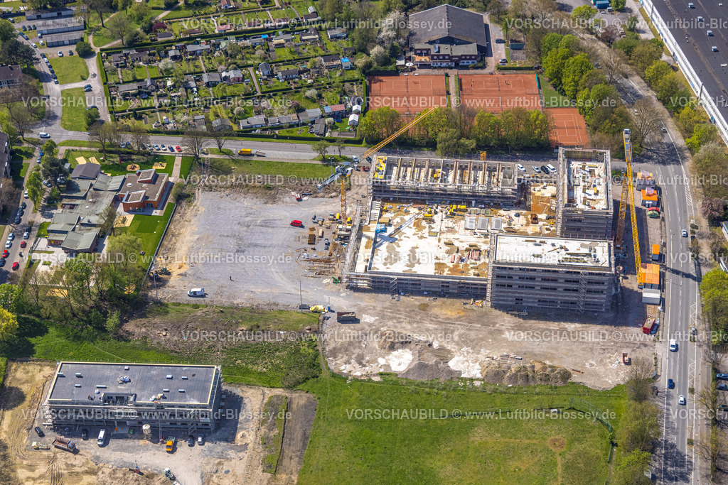 Herne230403099Ost | Luftbild, Baustelle mit Neubau Kaiserquartier, auch Quartier Kaiserstraße, zwischen Forellstraße und Lackmanns Hof, TC Emschertal Herne, Baukau, Herne, Ruhrgebiet, Nordrhein-Westfalen, Deutschland