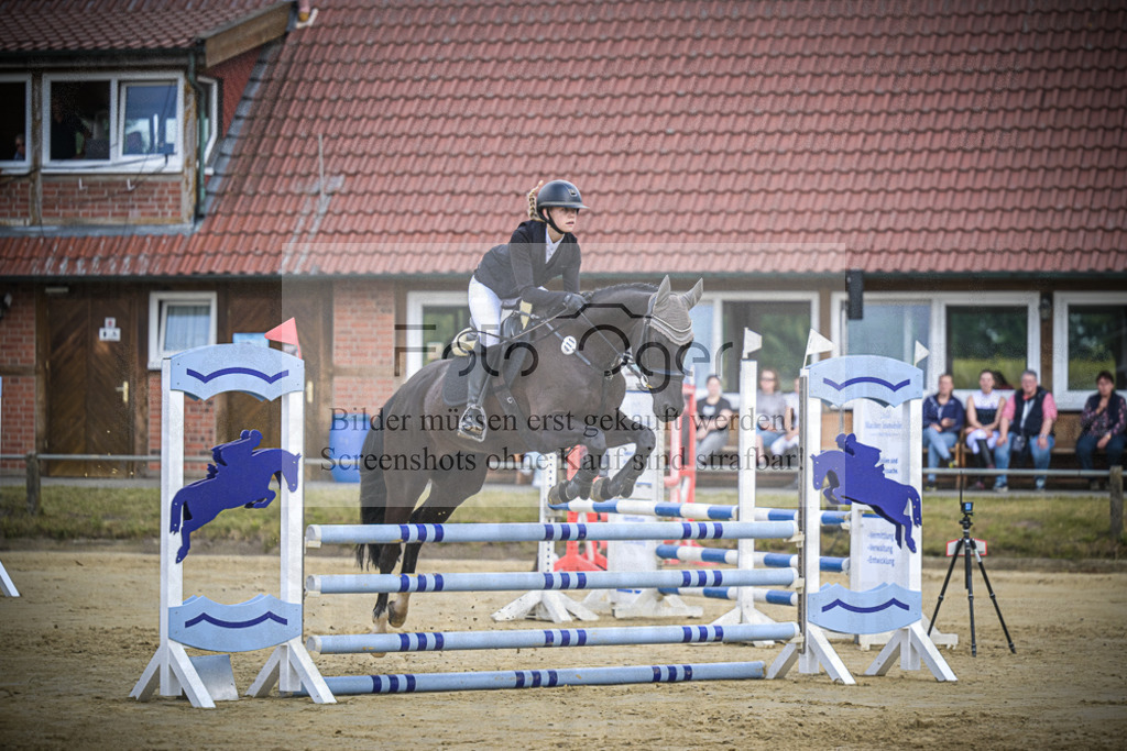 DOS_2840 | Entdecke hochwertige Reitturnierfotos von Foto Oger. Professionell, emotional und authentisch – jetzt Lieblingsmomente im Shop bestellen.Deutschlandweite Turnierfotografie. - Realisiert mit Pictrs.com