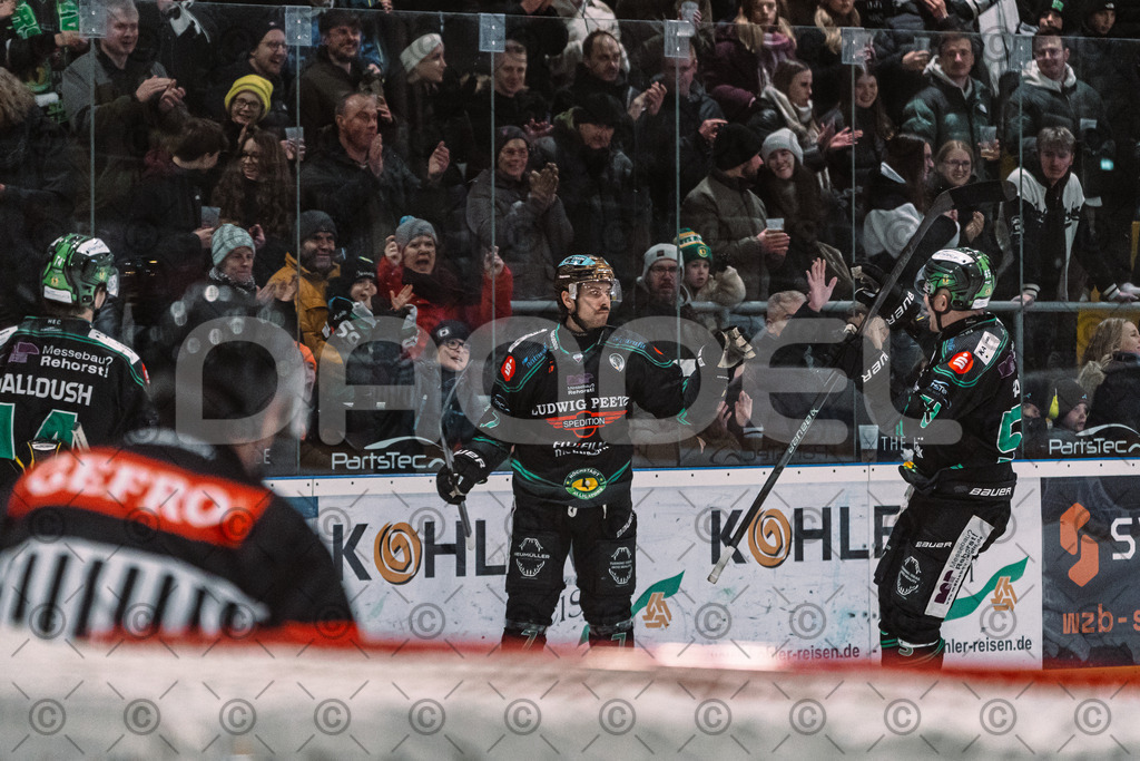 Alligators_vs_Peiting_04_01_2026-054 | Höchstadt Alligators Fotogalerie: Eishockey-Action aus Franken. Professionelle Spielfotos, Portraits & Stadionbilder zum Download. Jetzt entdecken! - Realisiert mit Pictrs.com