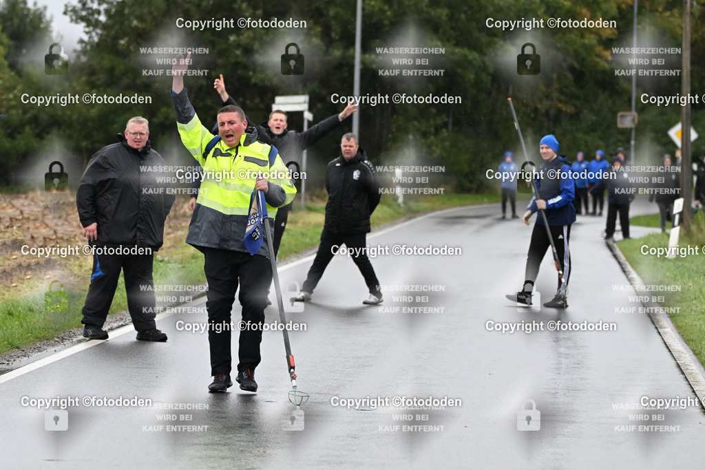 DSC_2472 | Thorsten Stielfsen ( mitte) als Bahnanweiser