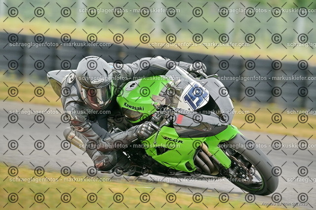 25bt05-0719 | markuskiefer.com - Realisiert mit Pictrs.com