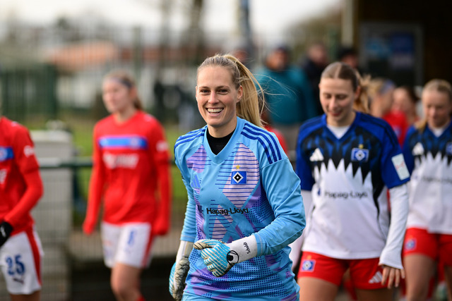 Fußball I Frauen I Saison 2025-2026 I Regionalliga Nord I 11. Spieltag I Hamburger SV U20 - Holstein Kiel I 28277 | Der Sportfotograf. - Realisiert mit Pictrs.com