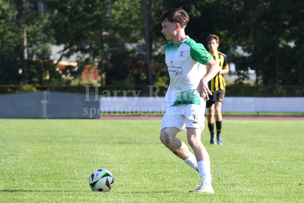 SpVgg GW Deggendorf : TSV Oberschneiding | Testspiel 20.06.2026Laurin Hübscher (SpVgg GW Deggendorf #10) - Realisiert mit Pictrs.com