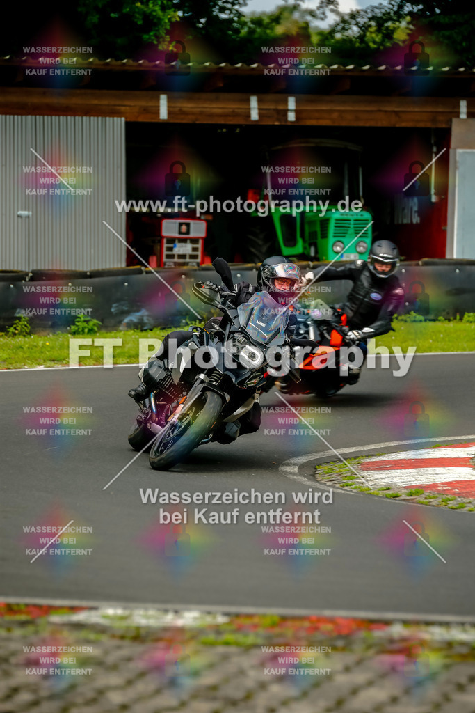 VBK-4365 | Hier findet Ihr Bilder von Touristenfahrten auf der Nürburgring Nordschleife oder von anderen Veranstaltungen die ich besucht habe. Viel Spass beim Durch Schauen 