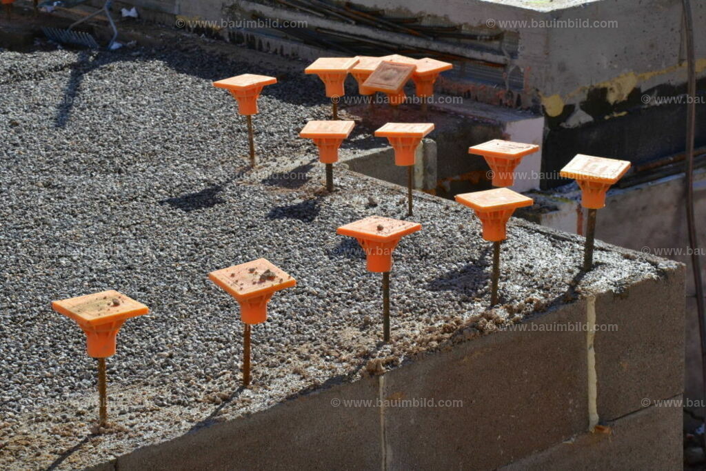 bib-lg04-betonarbeiten-0537 | Nach LV-Leistungsgruppen sortierte Detailfotos über den Bau eines Hauses. Alle Hausbau-Bilder direkt vom Urheber und Autor der Website Haus-Selber-Bauen.com