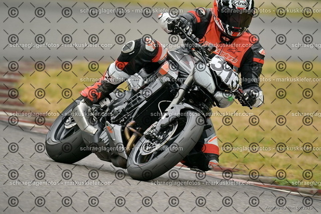 25bt05-0804 | markuskiefer.com - Realisiert mit Pictrs.com