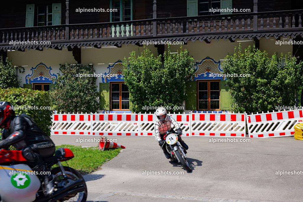 P1014792 | Erleben Sie atemberaubende, hochqualitative Fotos Ihrer Fahrt entlang der malerischen Alpenstraßen. Besuchen Sie alpineshots.com, um professionelle Aufnahmen Ihrer unvergesslichen Reise zu finden und zu kaufen - Realisiert mit Pictrs.com