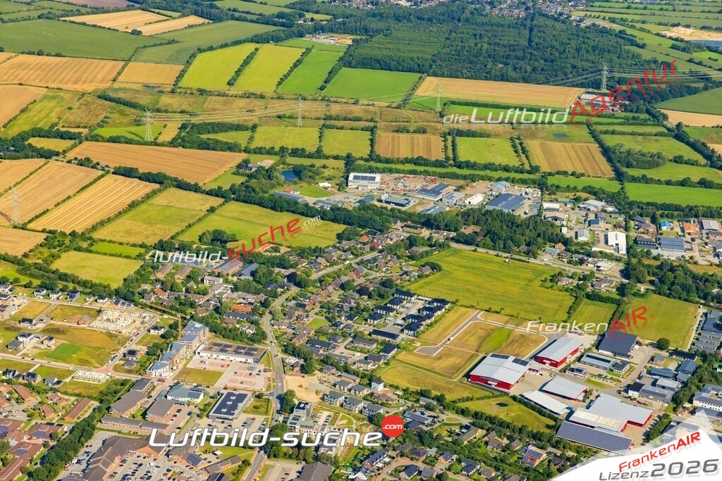 Stadt Handewitt von Oben- Die Luftaufnahme wurde 2025 vom UL-Flugzeug heraus erstellt ( keine Drohnenaufnahme ) - Hochauflösende Luftaufnahme - für Wandbilder und großformatige Ausdrucke geeignet. Das besondere Geschenk!Hier alle&nbsp;Infos zur Lizenzierung der LuftaufnahmeWir fliegen auch dieses Jahr wieder in Ihre Region um Luftbilder zu erstellen.- Luftbild anfragen
