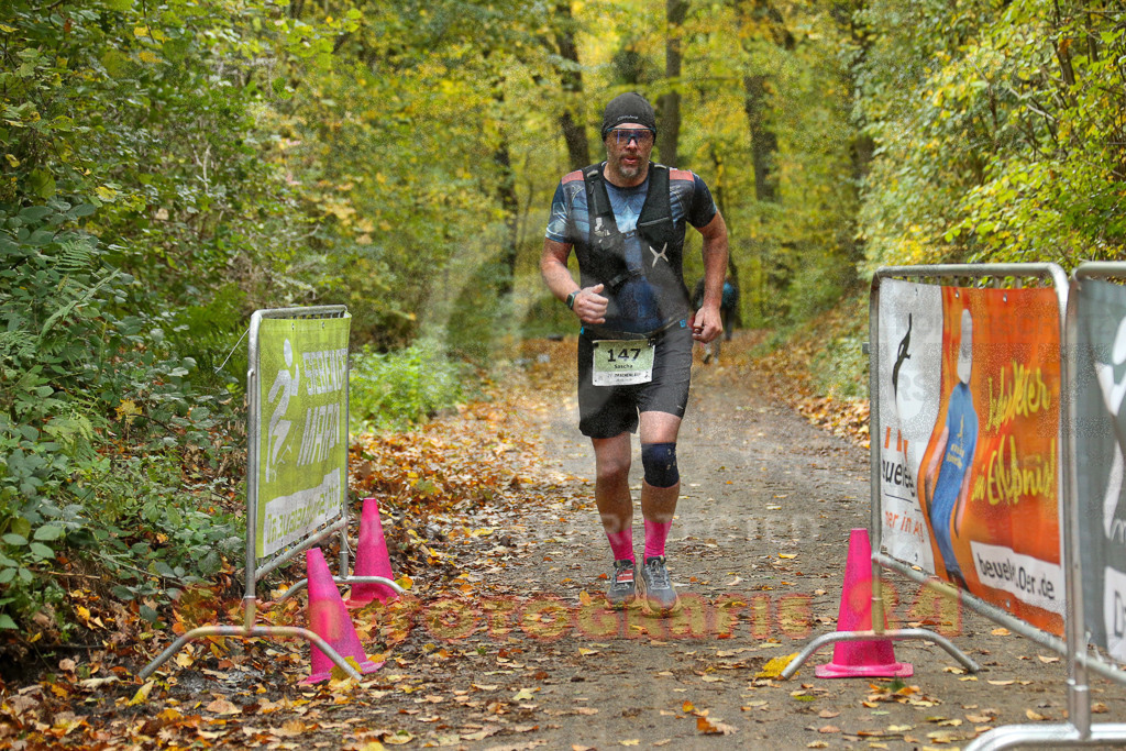 251026_1407_EX1_4115 | Sportfotografie im Rhein-Sieg Kreis, Köln, Bonn, NRW, Rheinland Pfalz, Hessen, etc. Unser Tätigkeitsfeld umfasst den Laufsport vom Volkslauf über den Marathon, Duathlon, Triathon bis zum Ultralauf wie Kölnpfad Ultra oder Schindertrail.