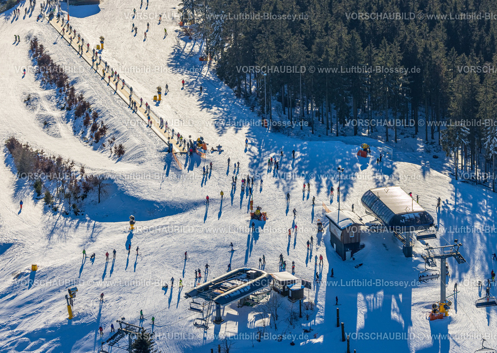 Winterberg230205792 | Luftbild, Förderband an der QuickJet Bergstation, Bergstation Poppenberg, Winterberg, Sauerland, Nordrhein-Westfalen, Deutschland