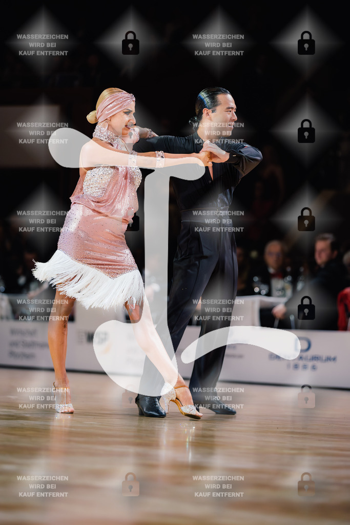 Goldstadtpokal 2025 - WDSF World Open Latin 3rd (2) Winson Tam _ Anastasia Novikova (Hong Kong)-2025-01-25-2271 | Webshop for digital downloads and prints of dance sport, event & show photographer Julian Link - Realisiert mit Pictrs.com