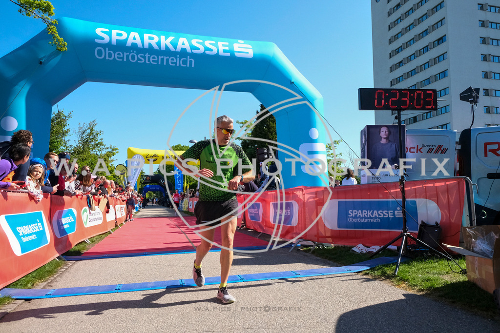 ..... | LINZ,AUSTRIA,27.April 24, Int. 3 Brückenlauf Linz  , Image shows: Photo: WAPICS / Michael ring