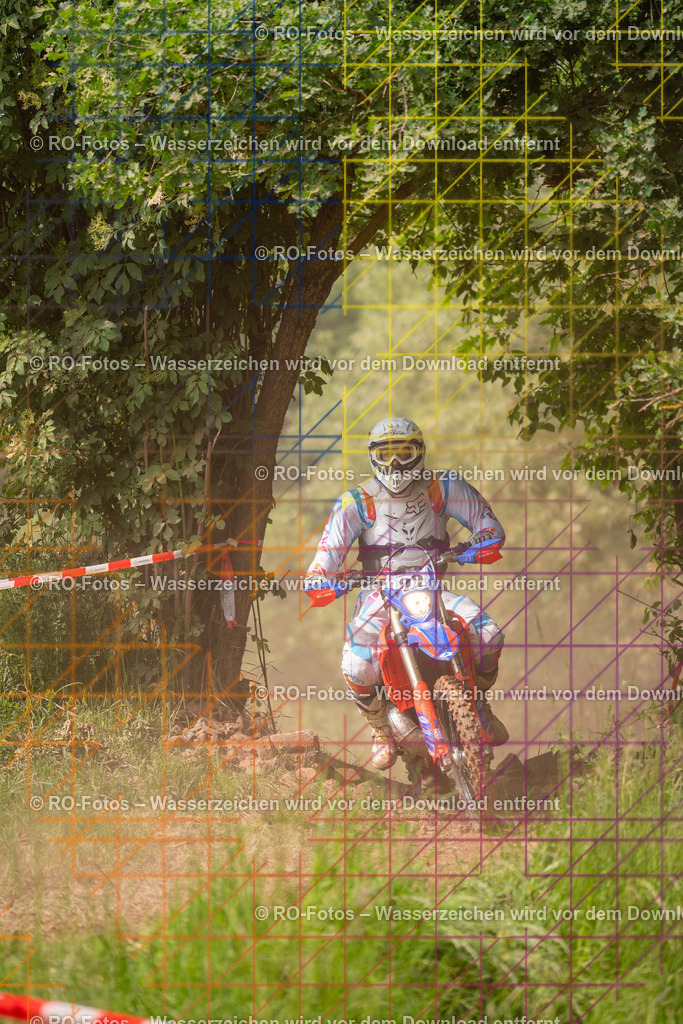 Wolfshausen 3 Lauf -254 | Sportfotografie von RO-Fotos: Motorsport, Motocross, Enduro, Laufveranstaltungen und Triathlon. Professionelle Fotos von Sportlern und Events. - Realisiert mit Pictrs.com