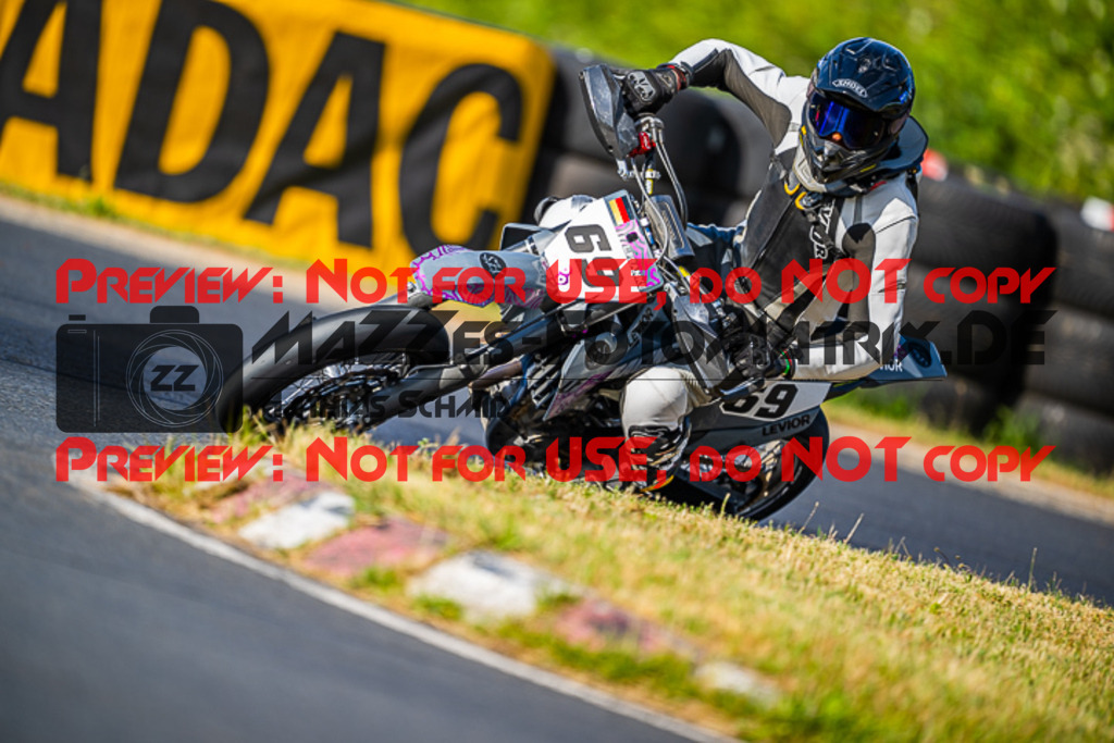 MaZZes_FotoMatrix_220528_4501 | Fotograf Mathias Schmid
Sportfotograf,
Eventfotograf,
Hochzeitsfotograf,
Portraitfotograf