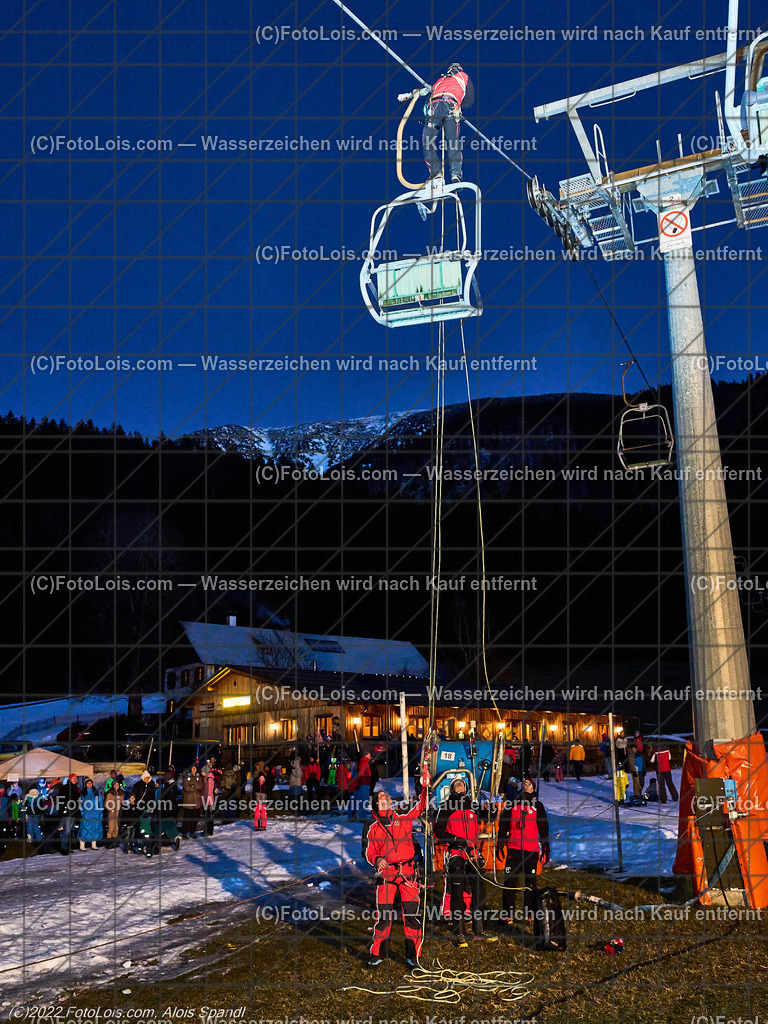 ALP0267_Liftbergeuebung_BRD-Lackenhof | (C)FotoLois.com, Alois Spandl, Liftbergeübung des Bergrettungsdienstes Lackenhof am Ötscherlift im Weitental, Mi 28. Dezember 2022.