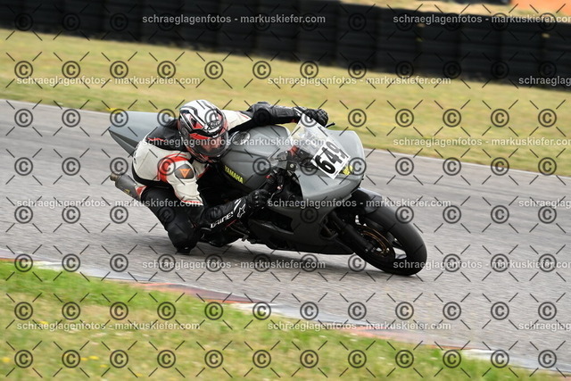 25bt02-0919 | markuskiefer.com - Realisiert mit Pictrs.com