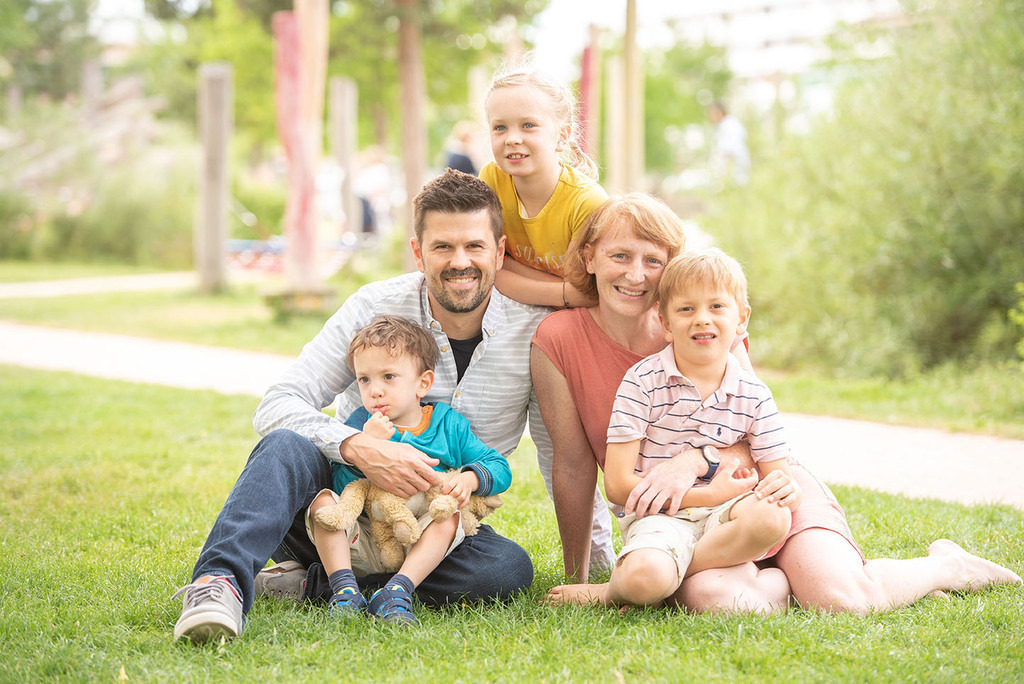 Galerie-Familie (28) | Mein Name ist Arkadius. Ich fotografiere Ihre Hochzeit in Frankfurt und im Umkreis von 200 km. Als Fotograf bin ich noch bekannt im Bereich Business- und Modefotografie.