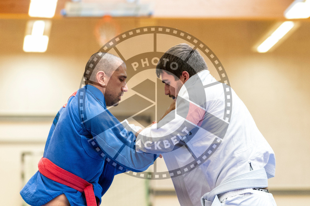 20231118PBB11796 | Fighters compete during the AJP Tour 600 Frankfurt Championship in Frankfurt/Main, Germany, on November 18, 2023.