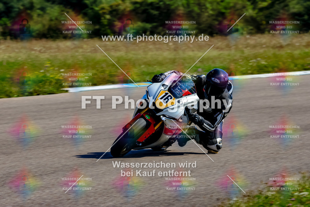 016-4197 | Hier findet Ihr Bilder von Touristenfahrten auf der Nürburgring Nordschleife oder von anderen Veranstaltungen die ich besucht habe. Viel Spass beim Durch Schauen 