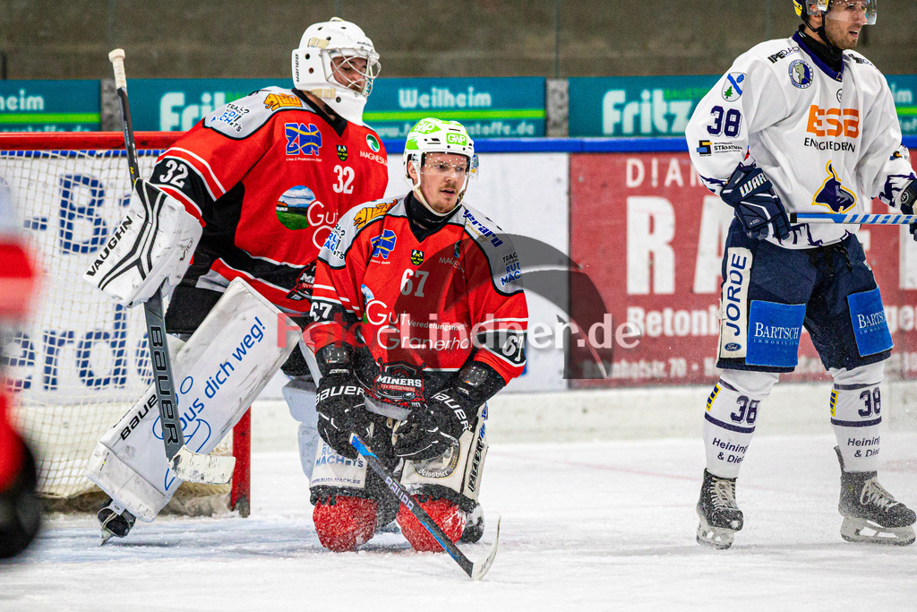 TSV Peißenberg Miners vs ESC Geretsried | Eishockey Bayernliga Vorbereitung 2024/2025, TSV Peißenberg Miners vs ESC Geretsried, 20240929,Gegentreffen,2024-09-29 in Peißenberg (Eisstadion)Maximilian MALZATZKI (Miners 67), Johannes KIEFER (Miners Goali 32)Copyright: WolfgangxLindner