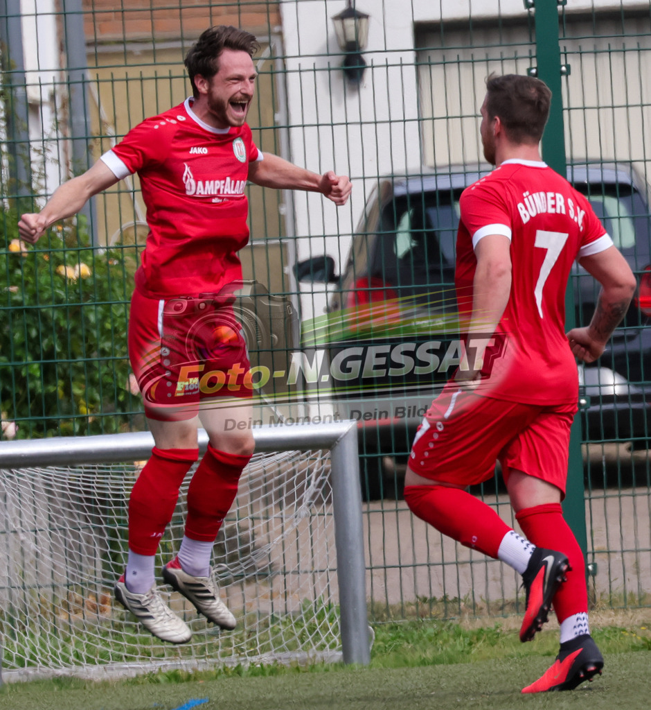 Bünder SV - TV Elverdissen | Auf dem Bild zu sehen: rot Bünder SV v.l.: Denis Müller, Fabian SchnelleBünder SV, TV Elverdissen, Saison 26/27, Kreisliga A, Bünde, Deutschland - Realisiert mit Pictrs.com