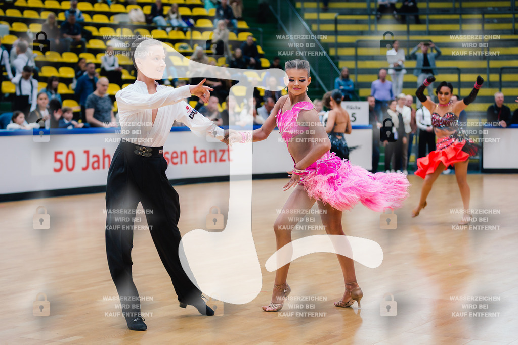 Hessen Tanzt WDSF Open Junior II Latin 3rd (219) Tim Gordon _ Luisa Huber (Schwarz-Weiß-Club Pforzheim)-2025-05-18-5491 | Webshop for digital downloads and prints of dance sport, event & show photographer Julian Link - Realisiert mit Pictrs.com