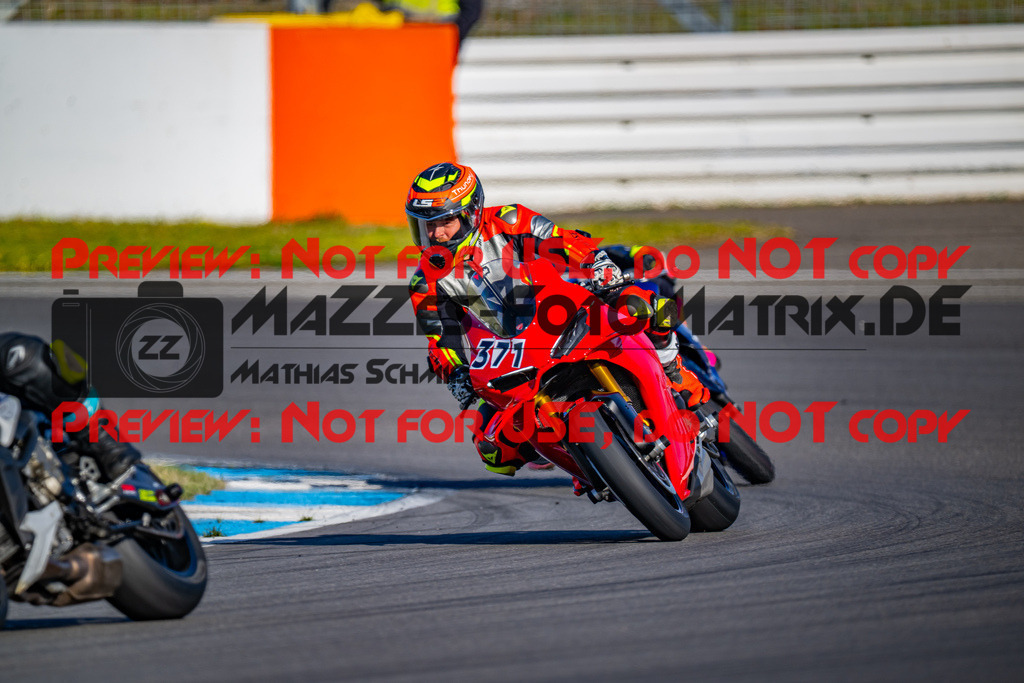 MaZZes_Fotomatrix_20260406_6007705_0308 | ROT