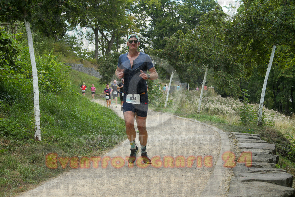 250824_1406_EX1_4941 | Sportfotografie im Rhein-Sieg Kreis, Köln, Bonn, NRW, Rheinland Pfalz, Hessen, etc. Unser Tätigkeitsfeld umfasst den Laufsport vom Volkslauf über den Marathon, Duathlon, Triathon bis zum Ultralauf wie Kölnpfad Ultra oder Schindertrail.