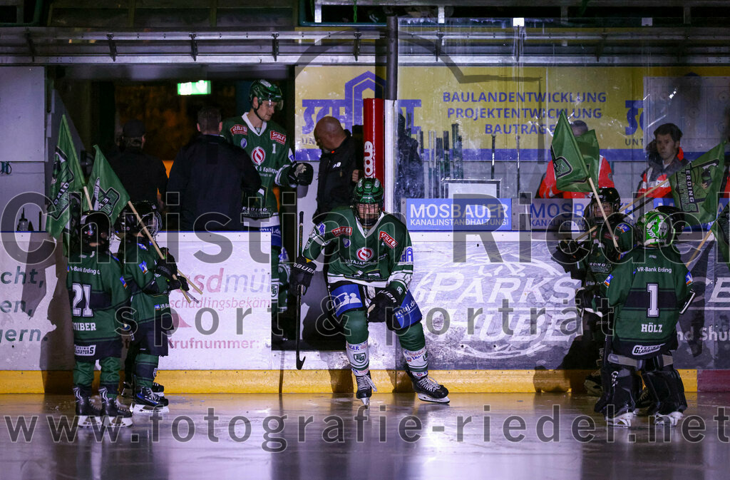 2023-10-20_011_TSV_Erding_gegen_EHC_Klostersee | Erding, Deutschland, 20.10.2023:.Eishockey, Bayernliga Vorrunde 2023 / 2024, 2. Spieltag, TSV Erding gegen EHC Klostersee, Endergebnis: 7:2....Foto: Christian Riedel / fotografie-riedel.net